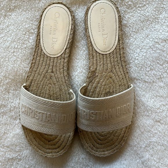 Size 41 Christian Dior white slides. - Picture 12 of 16